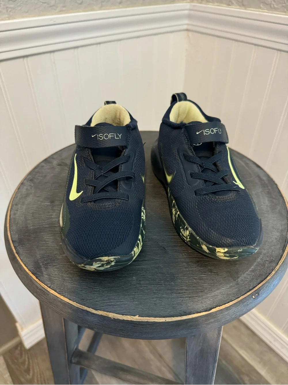 Nike Kids Navy and Light Green Swoosh Sneakers with Strap